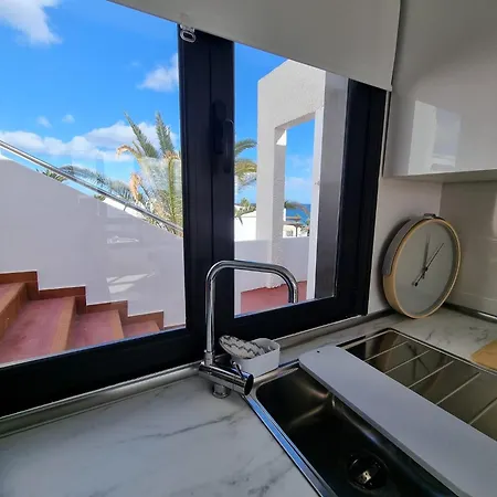 2 Bedroom Top Floor Apartment Close To Beach Puerto del Carmen  Exterior photo